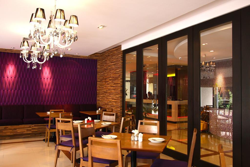 Trinity Silom Hotel Banguecoque Exterior foto